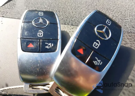 2018 Mercedes-Benz S 560 4Matic z USA, uszkodzony, nr VIN WDDUG8GB7JA422545